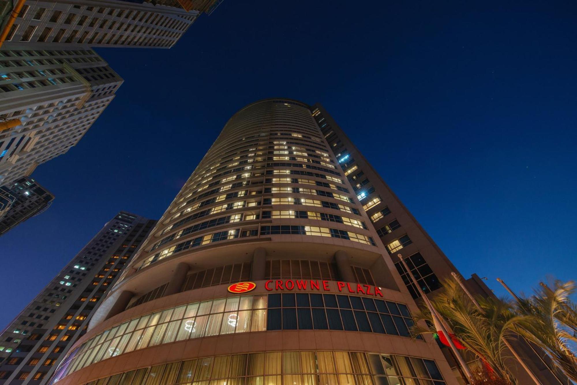 Crowne Plaza Manila Galleria By Ihg Pasig City Exteriör bild