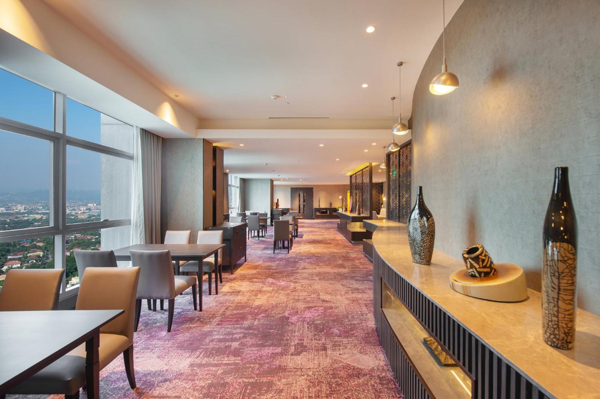 Crowne Plaza Manila Galleria By Ihg Pasig City Exteriör bild
