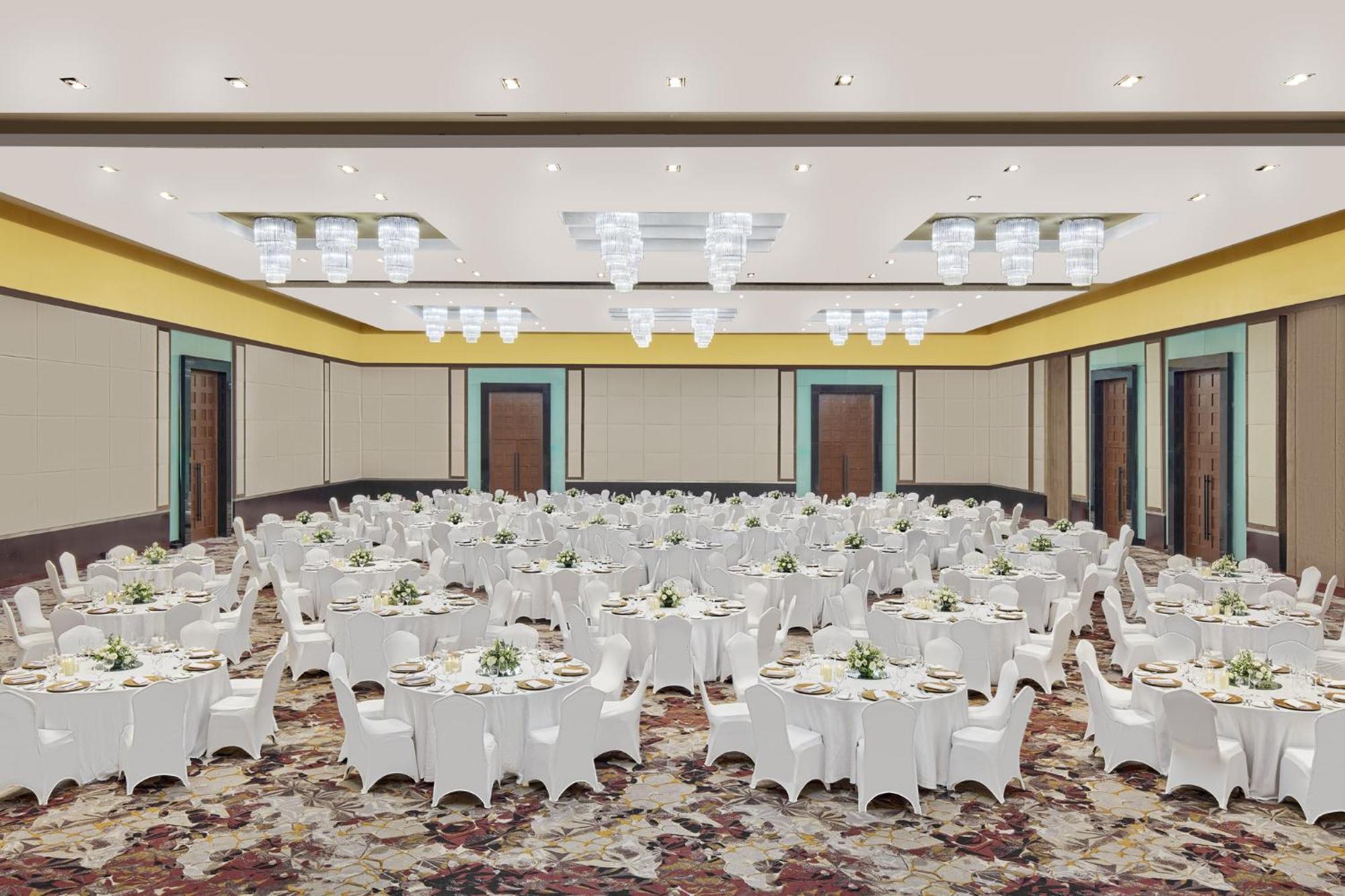 Crowne Plaza Manila Galleria By Ihg Pasig City Exteriör bild