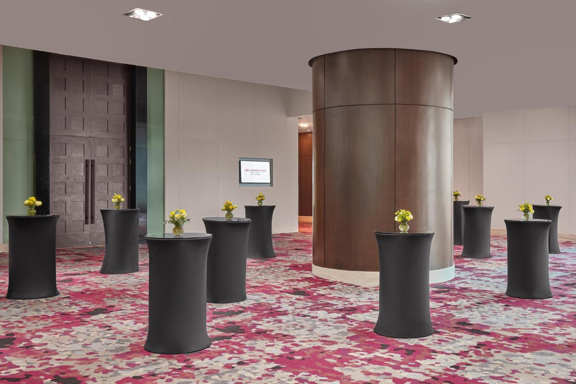 Crowne Plaza Manila Galleria By Ihg Pasig City Exteriör bild