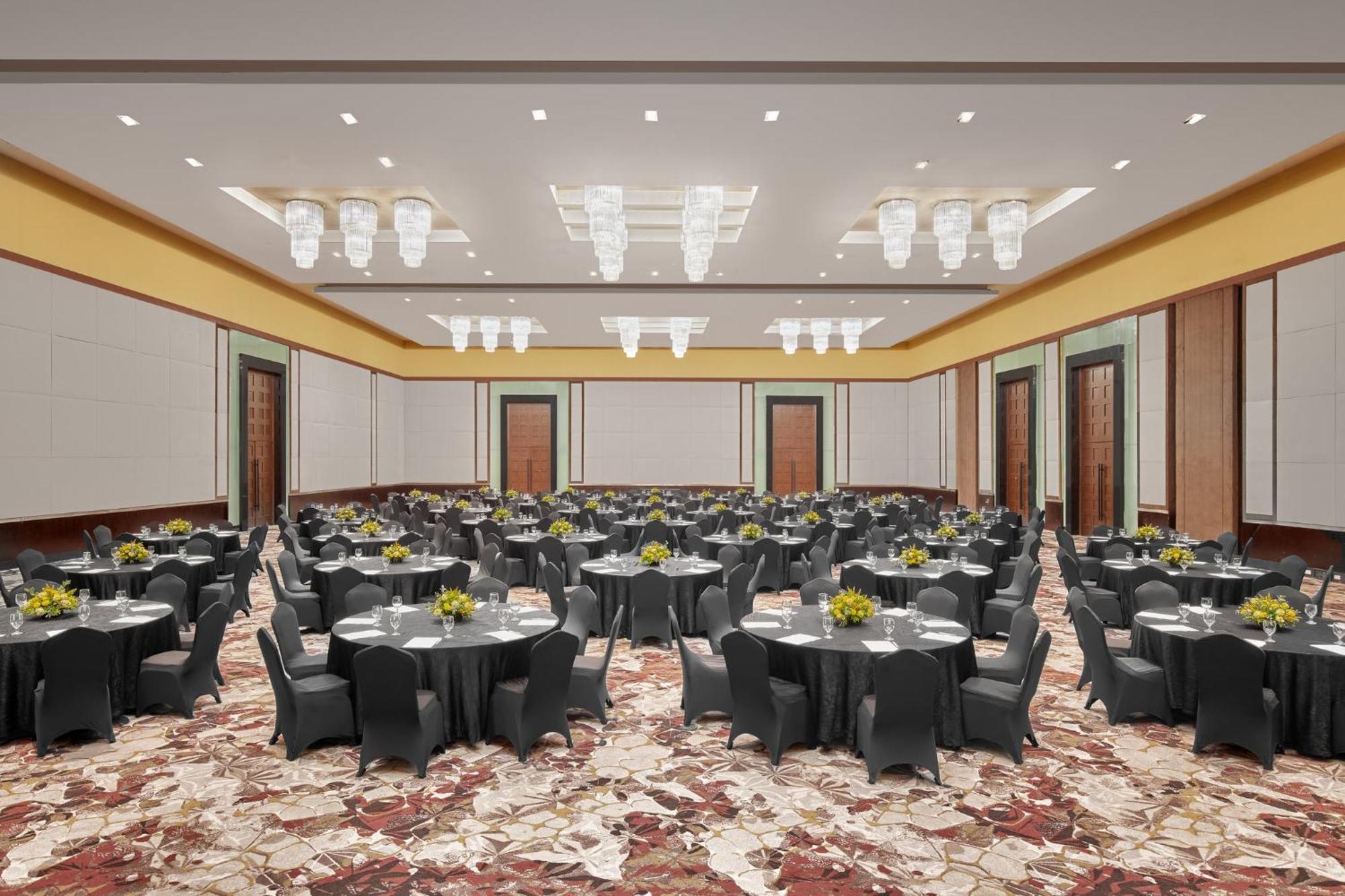 Crowne Plaza Manila Galleria By Ihg Pasig City Exteriör bild