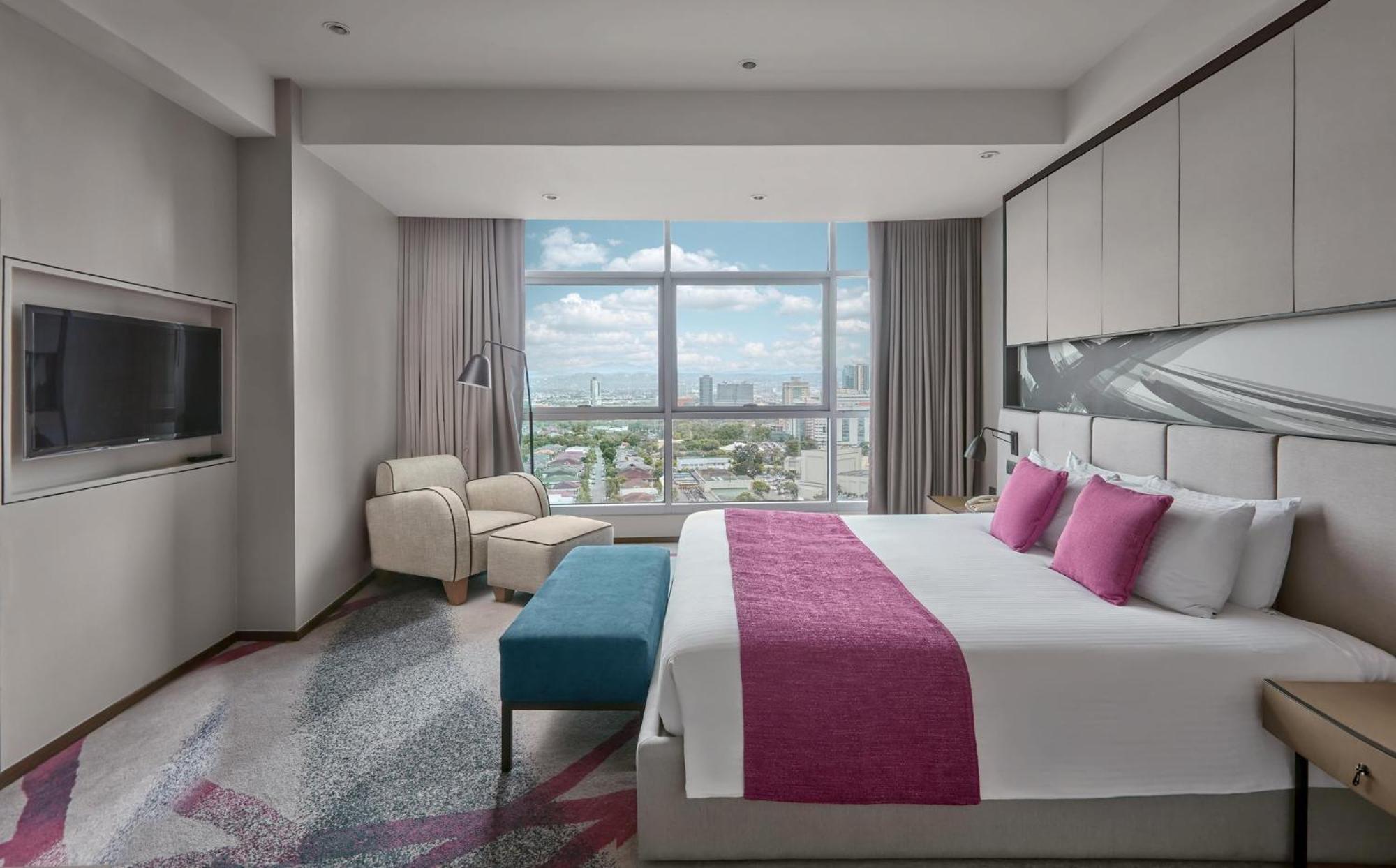 Crowne Plaza Manila Galleria By Ihg Pasig City Exteriör bild